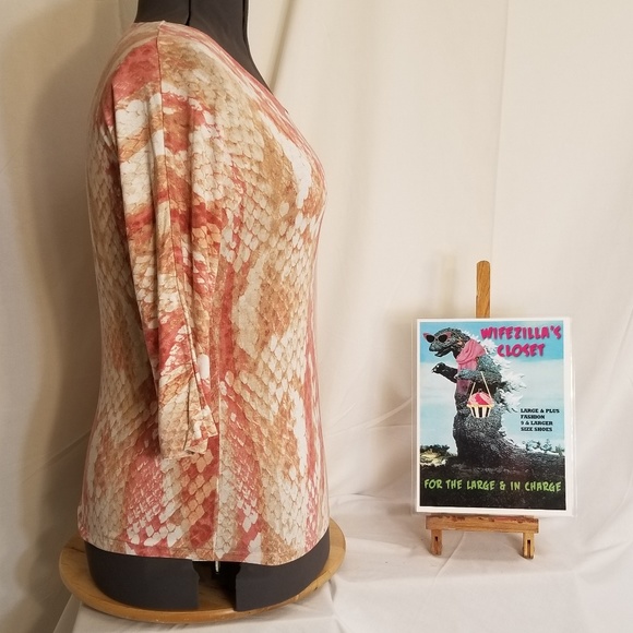 Chico's Sz 1 (M) Rust/Orange Python/Snake print T - Picture 2 of 5